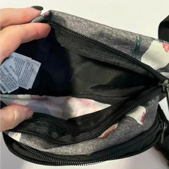 Roxy Waist Pack Fanny Pack Gray Floral Adjustable - Picture 5 of 9